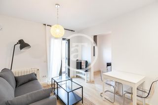 Lloguer Pis  Carrer de watt. Piso de alquiler temporal con una habitación doble y terraza en