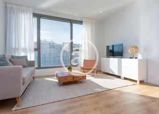 Rent Flat  C/ de provença. Piso de alquiler temporal de 3 habitaciones, terraza y piscina c