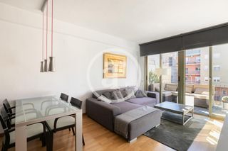Lloguer Pis  Carrer de la reina amàlia. Piso de alquiler temporal de 3 habitaciones y terraza a pasos de