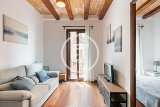 Rent Flat  C/ de la legalitat. Piso de alquiler temporal de 2 habitaciones en gracia