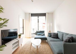 Lloguer Pis  Passatge de saladrigas. Apartamento de alquiler temporal con 3 habitaciones dobles y pis