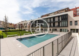 Lloguer Pis  Passatge de saladrigas. Apartamento de alquiler temporal con 3 habitaciones dobles y pis
