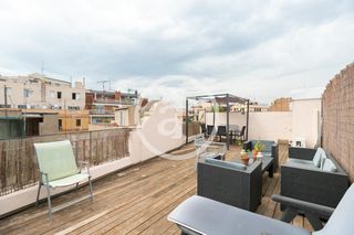 Affitto Monolocale  Carrer cendra. Estudio de alquiler temporal con terraza privada en ciutat vella