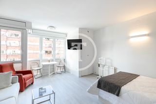 Miete Studiowohnung  C/ d'aragó. Estudio de alquiler temporal próximo a av. diagonal