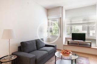 Rent Flat  Carrer del putxet. Piso amueblado y equipado de dos habitaciones dobles en sarriàsa