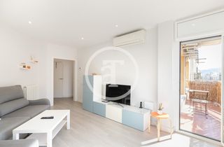 Rent Flat  C. de rocafort. Piso de alquiler temporal de 3 habitaciones en eixample