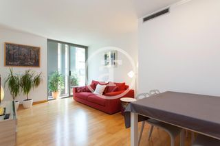 Lloguer Pis  Carrer napols. Apartamento de alquiler temporal con dos habitaciones a pasos de