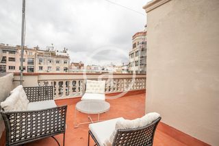 Affitto Appartamento  Pg. de st. joan. Ático de alquiler temporal de 1 habitación con fabulosa terraza