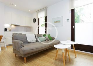 Lloguer Pis  Carrer dels consellers. Apartamento de alquiler temporal con 2 habitaciones en barrio el