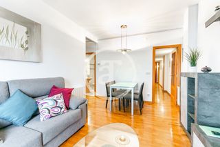 Rent Flat  C. de l'escorial. Apartamento de alquiler temporal con 3 habitaciones y terraza en