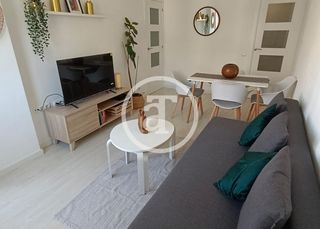 Location Appartement  Carrer de valència. Piso de alquiler temporal de 2 habitaciones, estudio, balcón y 1
