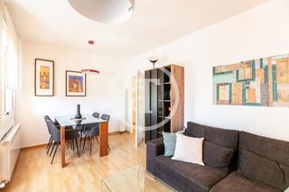 Lloguer Pis  Carrer de llorens i barba. Piso de alquiler temporal de 3 habitaciones con balcón a pocos m