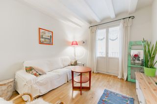 Lloguer Pis  Carrer dels flassaders. Piso de alquiler temporal de 1 habitación doble en el born