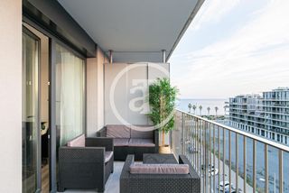 Affitto Appartamento  Carrer de la mar egea. Piso de alquiler temporal con 2 habitaciones, terraza privada, p