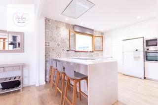 Casa a schiera in Calle mas sagrera 19. Chalet con jardín y piscina privada en la exclusiva ubicación re