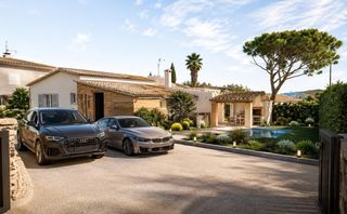 Xalet a Avenida mas santet 116. Exclusivo chalet reformado en calonge con piscina y jardín priva