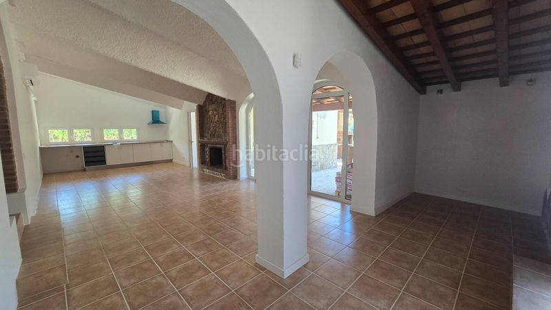 Foto e8214ae0-2c16-4d61-a531-4ffd78ff537f. Chalet en avenida mas santet 116 exclusivo chalet reformado con piscina y jardín privado en Calonge
