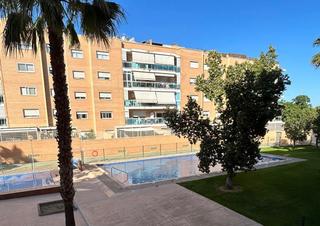Pis a Carrer de montserrat roig 5. Oportunidad