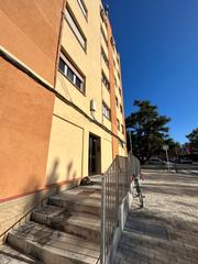 Etagenwohnung in Sant Ramón. Piso reformado en calle de l’àliga