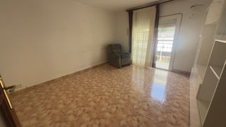 Piso  Carrer de l'aigua. Piso grande economico
