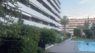 Pis  Carrer d'olèrdola. Piso con piscina  en zona mg vilanova
