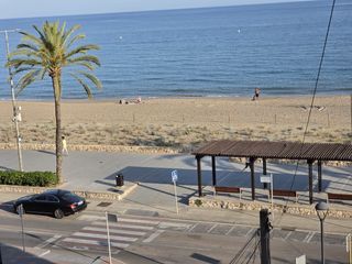 Pis  Carrer del miño. Piso en primera linea de playa