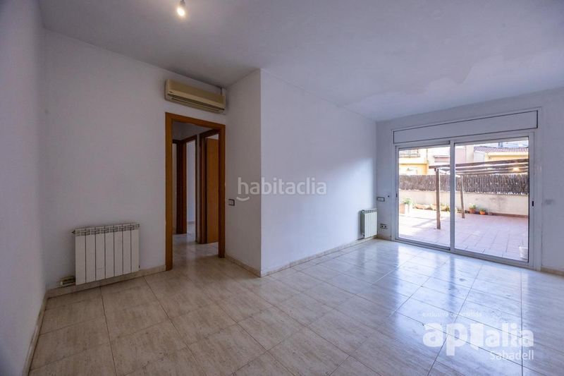 Foto 2068ed5f-2ae0-47dc-8faf-8fb72aedd23b. Pis amb aparcament a Gràcia Sabadell