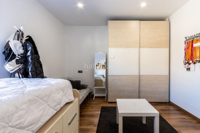 Foto c2d2bb29-af7e-4565-8a0c-39367bde7b0a. Casa amb calefacció aparcament a Gràcia Sabadell