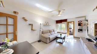 Flat in Centre-Eixample-Can Llobet. Piso en venta en avenida principal de barberà del vallés