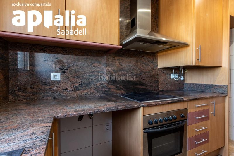 Foto a4e59128-3396-49e9-8b08-fe86c2d0a9d7. Dúplex amb calefacció aparcament a Can Rull Sabadell