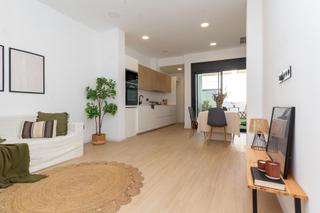 Ground floor  Carrer de l'horta novella. Planta baja con acceso independiente a estrenar en el centro