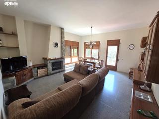 Chalet à Airesol. Fantástica torre en venta en castellar del vallès