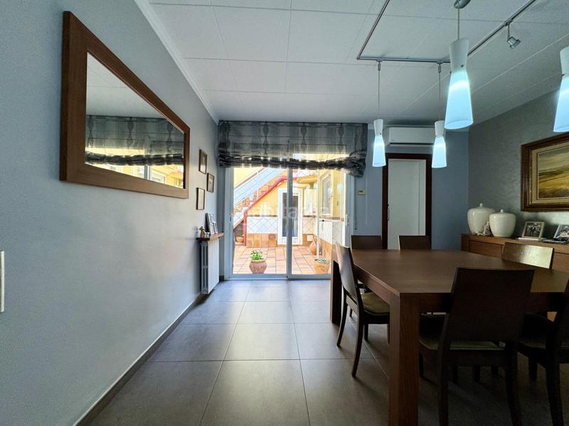 Foto 30c320ba-8057-417f-9788-da79696e1ce0. Casa  en venta en la Creu Alta de 163m con patio y parking en Sabadell
