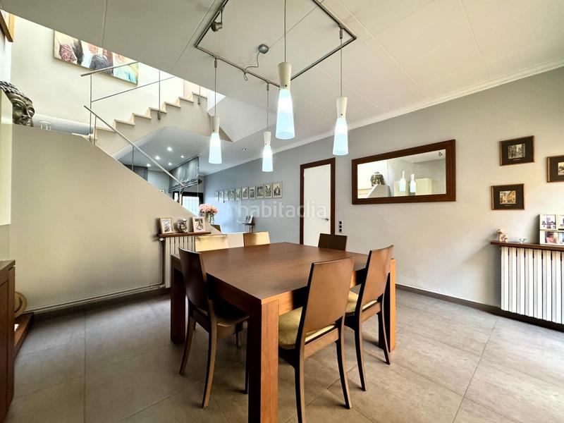 Foto c4b88622-8bd4-4755-8ffb-f54d6122882e. Casa  en venta en la Creu Alta de 163m con patio y parking en Sabadell
