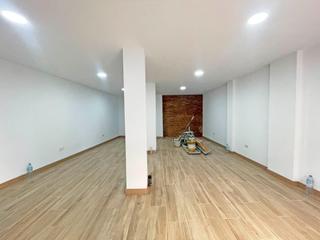 Location Local commercial  Calle de francesc salvans. Local comercial totalmente reformado en alquiler en sant pere