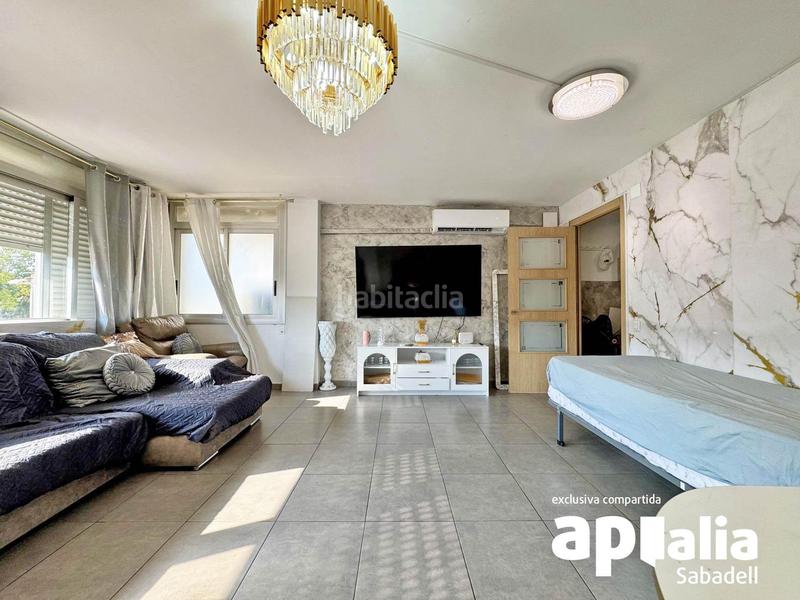 Foto 3d999df6-6b48-4992-b905-48cd7c326754. Appartamento con parcheggio in Can Puiggener Sabadell