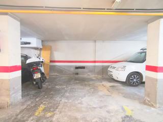 Aparcament cotxe  Carrer de vilamur. Con fácil acceso