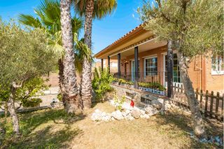 Casa  Carrer del tennis. Casa con 4 habitaciones con parking, calefaccin y aire acondici