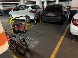 Car parking in Carrer de nàpols 338