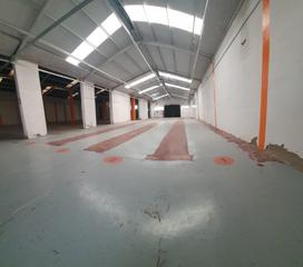 Affitto Capannone industriale in Hacienda la Cartuja. Magnifica nave