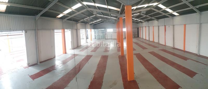 Foto 042b2925-7ed5-4cf2-9aa5-1614b2f363bf. Rent industrial building in Hacienda la Cartuja Tomares