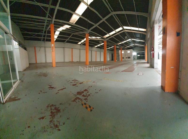 Foto d9d1b065-5f75-4805-addb-81645d9c58f3. Rent industrial building in Hacienda la Cartuja Tomares