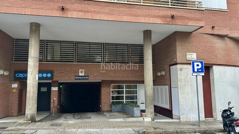 Foto fd74904a-cff4-44c5-b0a2-482391811bee. Parking coche en de fontcoberta 10 parking en venta junto caprabo senillosa en Barcelona