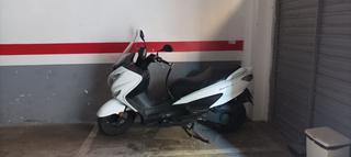 Rent Motorcycle parking  Carrer de collserola. Plaza moto en alquiler