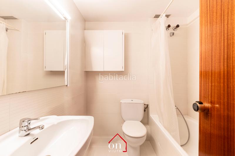 Foto baca3670-ed52-4e70-bf56-8c6aab5a7d78. Casa a schiera con camino riscaldamento parcheggio in Sant Cugat del Vallès