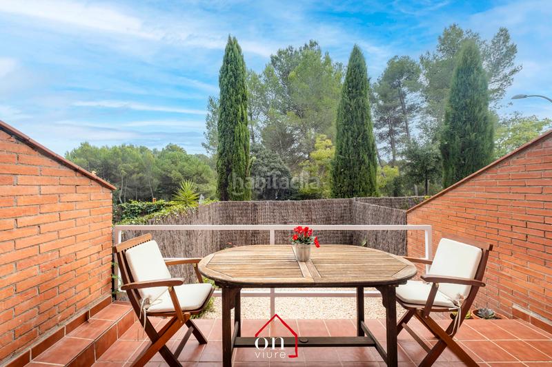 Foto cbfca4d7-f810-4928-92a6-c6b3743f8be2. Casa a schiera con camino riscaldamento parcheggio in Sant Cugat del Vallès