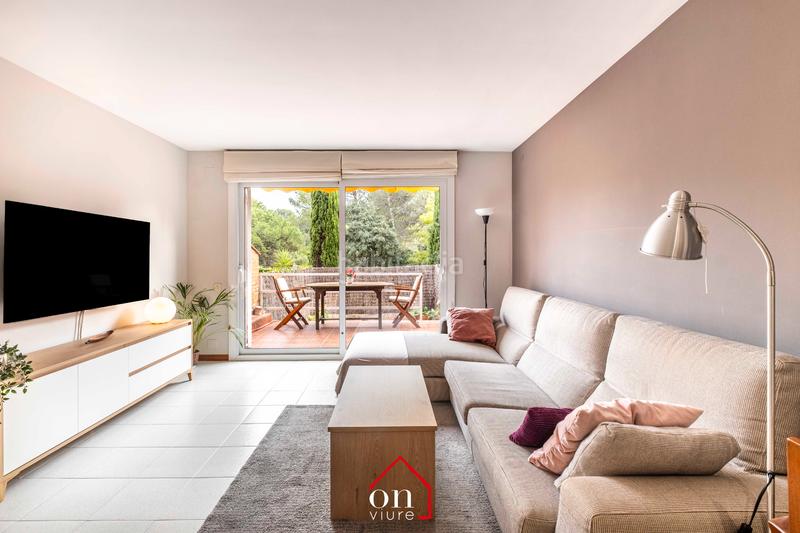 Foto 53e6d79d-5c0b-4cb3-93a1-64b78b3873be. Semi detached house with fireplace heating parking in Sant Cugat del Vallès