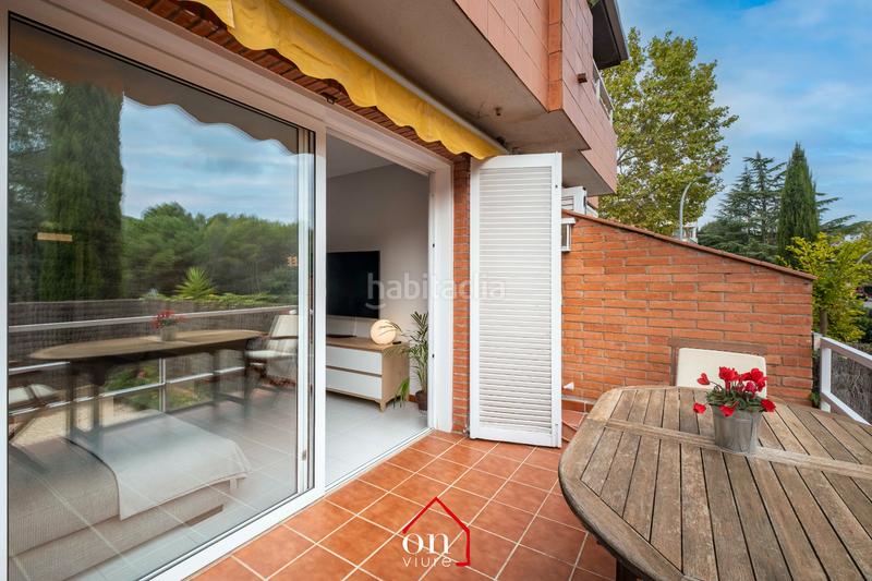 Foto 5e209372-0941-4acc-88d0-b1f8c5b12b61. Semi detached house with fireplace heating parking in Sant Cugat del Vallès