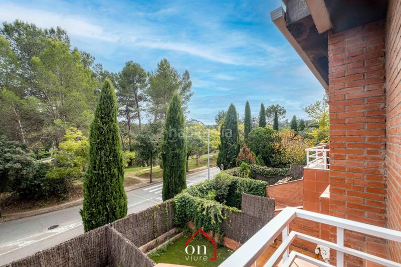 Foto b9501925-c342-4452-9ff1-87a8e80736d7. Semi detached house with fireplace heating parking in Sant Cugat del Vallès