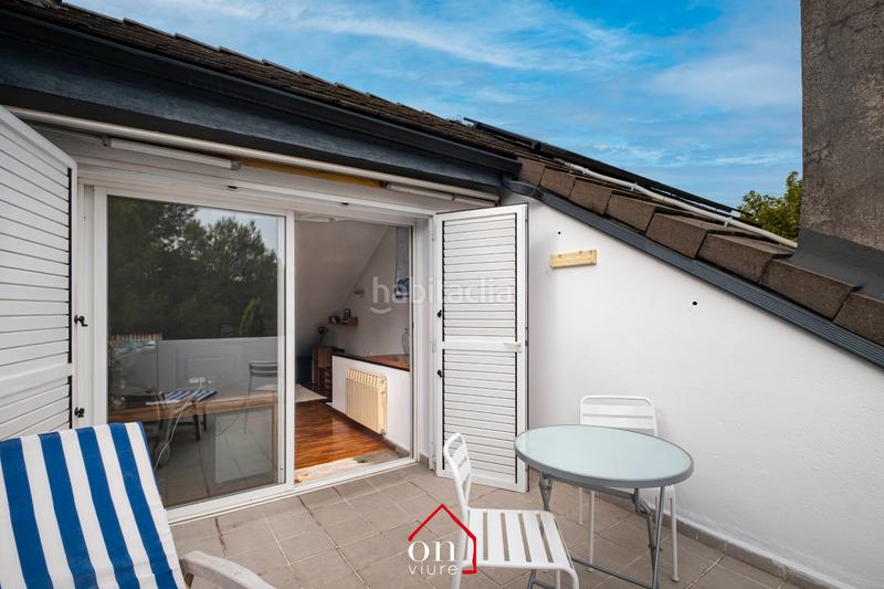 Foto f074b094-6ecf-4c8f-8802-cb6559a3f54a. Semi detached house with fireplace heating parking in Sant Cugat del Vallès